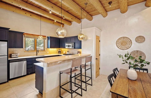 Tesuque House | Expansive views, Natural Light, Community Pool