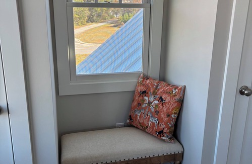 Swansboro House | Experience the Historical Charm of Swansboro! Unique adventures await! 🦢