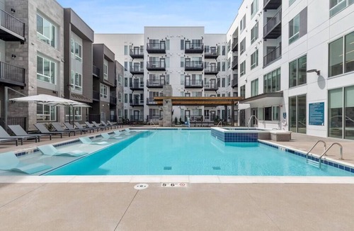 Jewell Heights - Hoffman Heights Apartment | Extravagant Apt Home/Children's Hospital