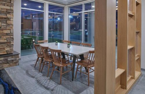 Jeffersonville Hotel | Fairfield Inn & Suites by Marriott Louisville Jeffersonville