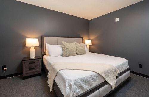 Wichita Apartment | Fairmount Flats 2x2