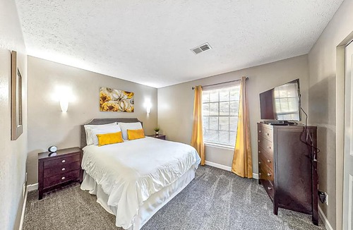 Table Rock Hotel | Fall Creek Resort Oasis