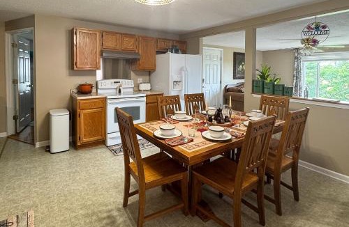 Corinth House | Families Welcome! Corinth Escape w/Lake Views