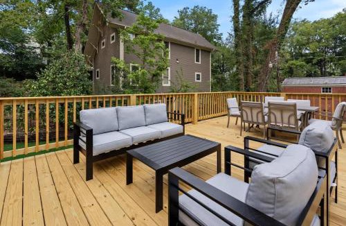 Oxford House | Family Friendly 4BR Oxford Home Near The Square