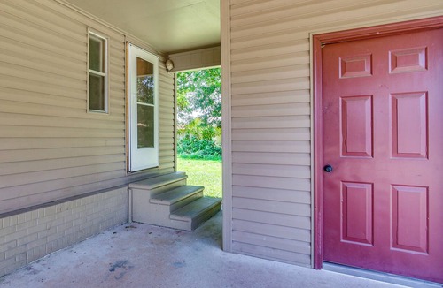 Burnsville House | Family-Friendly Burnsville Home w/Yard
