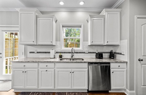 Emerald Isle House | Family-Friendly! Golf Cart, Large Screened Porch, King Beds, Minutes From Beach