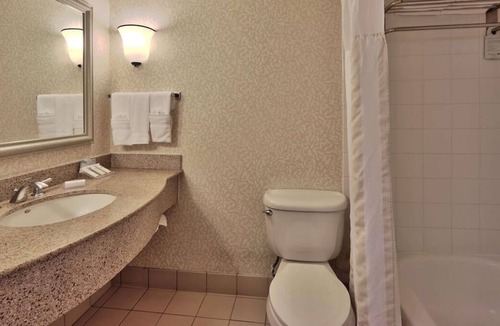 Albuquerque House | Family & Friends Getaway! 2 Homely Units with Free Parking! Indoor Pool Onsite!