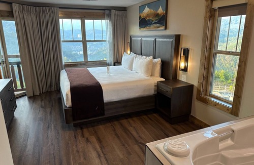 Gatlinburg Resort | Family Fun at Westgate Smoky Mountain Resort-2BR/2.5 Bath Villa Sleeps 8