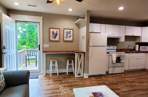 Manteo Apartment | Family Guesthouse - 1 mile to Downtown Manteo