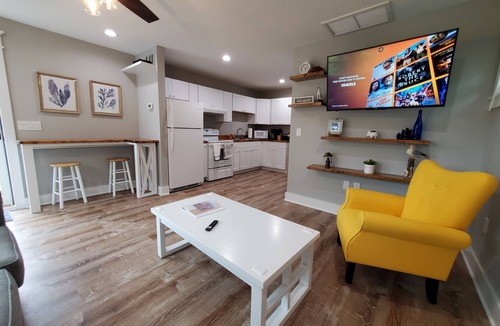 Manteo Apartment | Family Guesthouse - 1 mile to Downtown Manteo