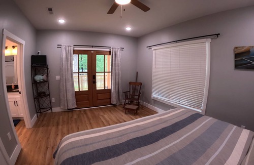 Springville House | Family Traditions: Brand-New 4BR Kentucky Lakehouse w/Massive Deck & Fireplace