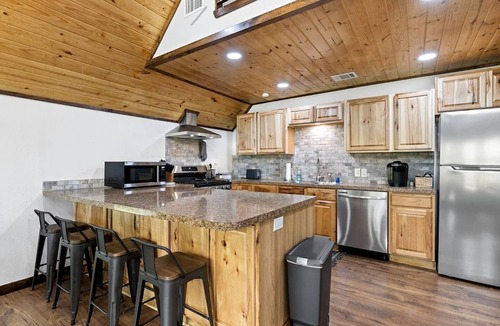 Pickens Cabin | Fantastic Secluded Wooden Cabin with All Commodities in Nashoba, Oklahoma