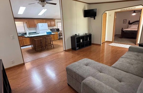 Cunningham House | Farm stay on 30 acres in Paducah, Kentucky