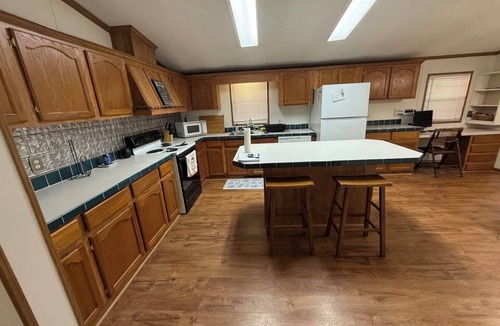 Cunningham House | Farm stay on 30 acres in Paducah, Kentucky