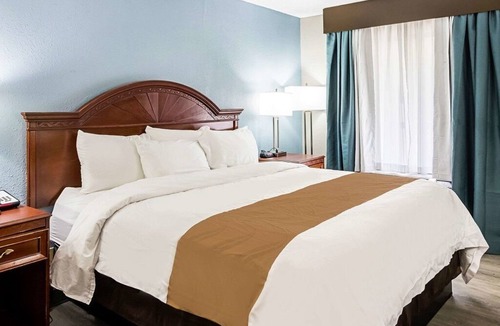 Farragut Hotel | Farragut Inn & Suites