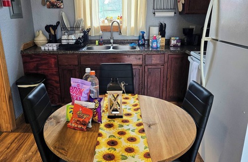 Stinnett Cabin | Fast WiFi, Cozy Desert Cabin In Stinnett TX, Quiet & Relaxing, Laundry Room