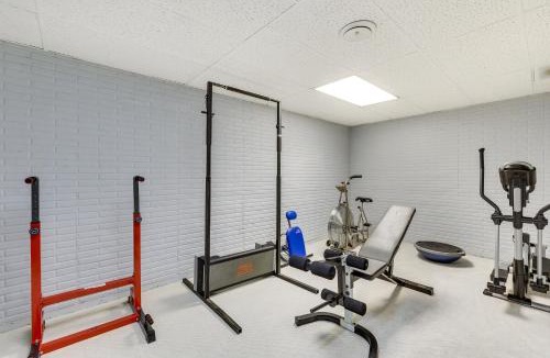Fayetteville House | Fayetteville Retreat' on 9 Acres | Gym & Trails