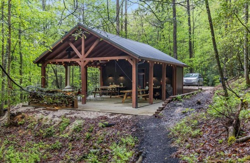Pine Ridge House | Fern Grove - Camping Cabin Retreat in RRG KY