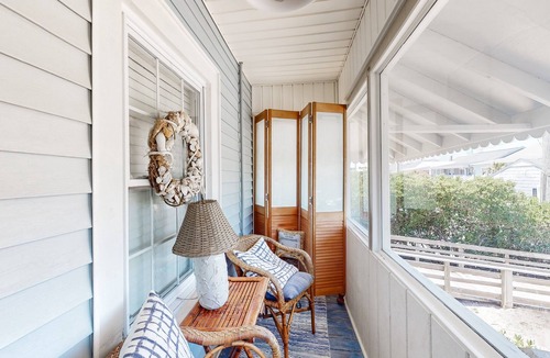 Atlantic Beach Cottage | Fields Cottage: Dog-Friendly Oceanfront beach cottage with WiFi & deck - walk to activities