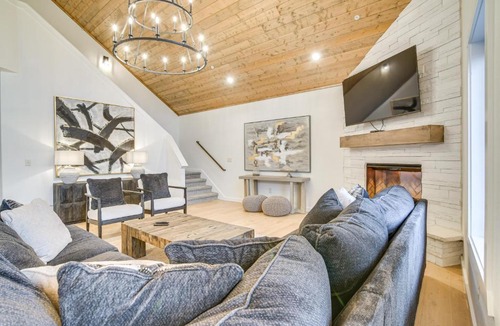 Indian Point House | Fireplace and Lake Access Waterfront Branson Escape