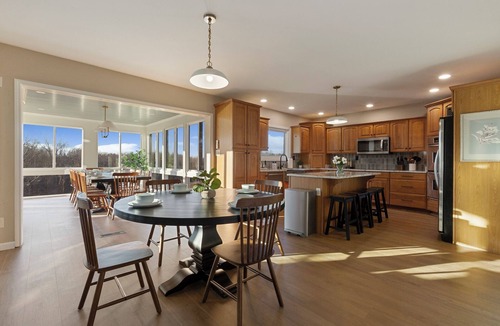 Shelbyville House | Flint Ridge Reserve - Sleeps 29 - Heated Pool/HotTub - Golf Sim - Arcade - Games