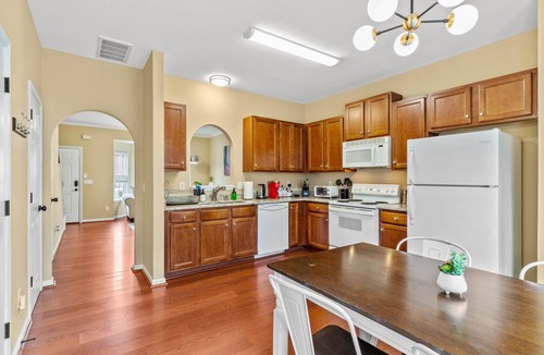 Franklin Condo | Franklin condo fully furnished 30 nights minimum