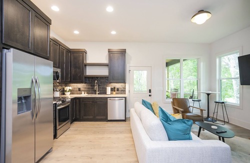 Franklin House | Franklin's Best Hideaway!