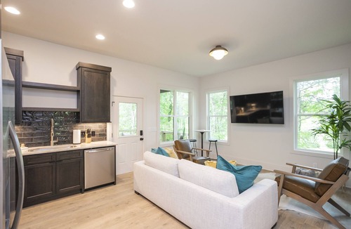 Franklin House | Franklin's Best Hideaway!