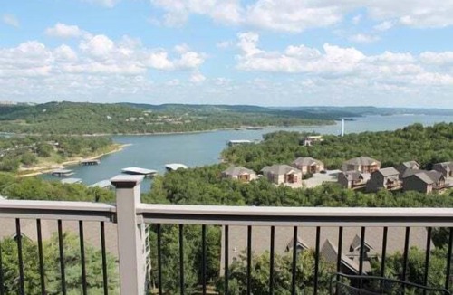 Indian Point Condo | Free SDC Tickets, Next door to Silver Dollar City, Fantastic Lake View