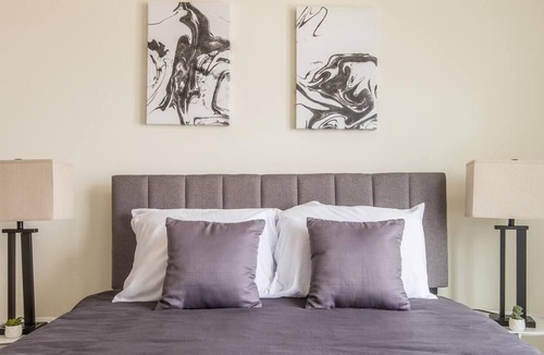 Butchertown Apartment | Frontdesk | 1BR Apt By Louisville Slugger Field