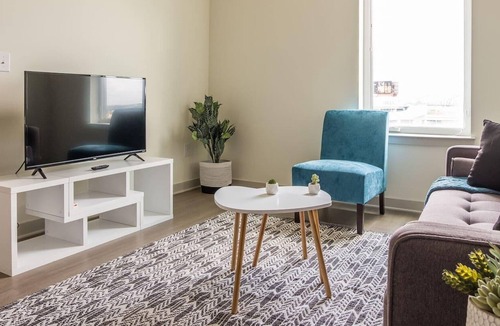 Butchertown Apartment | Frontdesk | 1BR Apt By Louisville Slugger Field