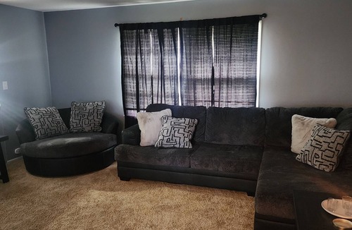 Raytown House | Full 3-bedroom house in Raytown. Easy 10 min drive to FIFA Kansas City Stadium.