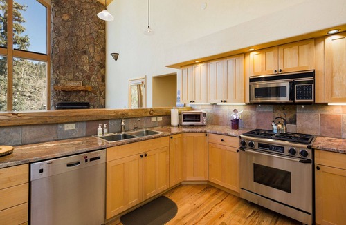 Columbine Lake House | Fulled Remodeled Mtn Home on Columbine Lake - 1 mile to Purg - AC