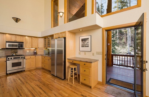 Columbine Lake House | Fulled Remodeled Mtn Home on Columbine Lake - 1 mile to Purg - AC