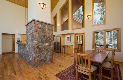 Columbine Lake House | Fulled Remodeled Mtn Home on Columbine Lake - 1 mile to Purg - AC