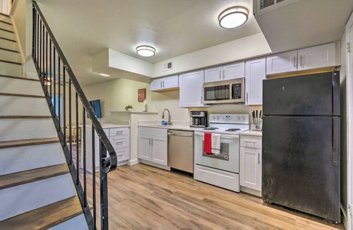 Capital View Apartment | Fully Furnished Cozy 2BR 1 BA Little Rock, AR Near UAMS