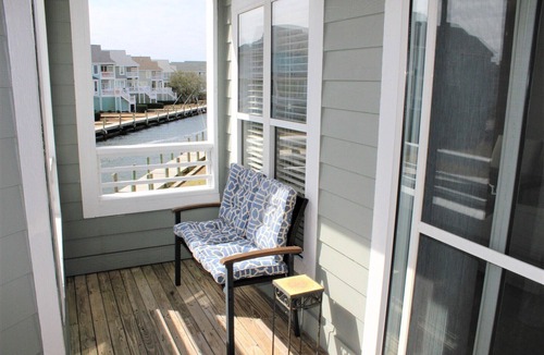 Manteo Condo | Fully Renovated End-Unit, Buccaneer Village 811