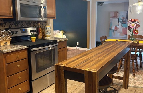 Waynesville House | Funky Brothers Bunkhouse 10 minutes to FLW.