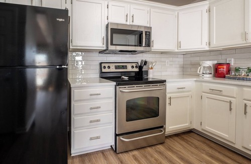 Smithville House | Galway Street Getaway: clean, comfy Smithville home in a quiet neighborhood. 2 bedrooms + bonus basement sleeper sofa, 3 full baths (primary ensuite + basement bath). KC attractions are typically 30–45 min away.