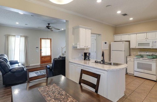 Oxford House | Game Day Getaway! Oxford Home 3 Mi to the Grove