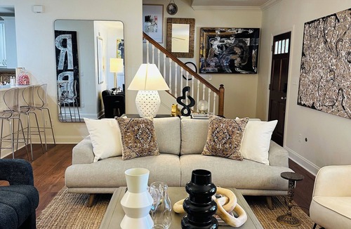 Oxford House | Game day luxury; 1 mi to UM; 5 mins to sq; Spacious; Large porch + outdoor TV;