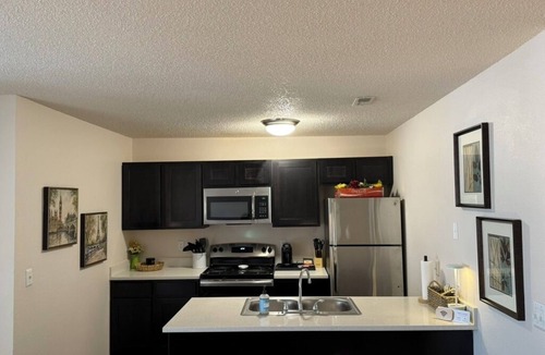 Manhattan Apartment | Game Day Stay! Walk to the stadium! - 3 Bed/1 Bath Apt