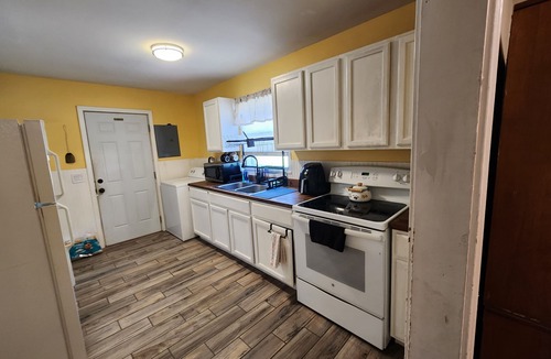 West Point House | game day weekend! charming 2-bedroom in meadowbrook.
