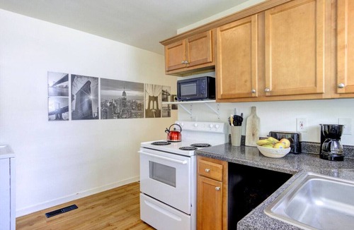 Midtown Apartment | Gated Community | 10 Min to Downtown & Nightlife