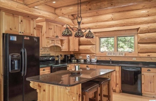 Pittman Center Cabin | Gatlnburg Cabin Creek Retreat