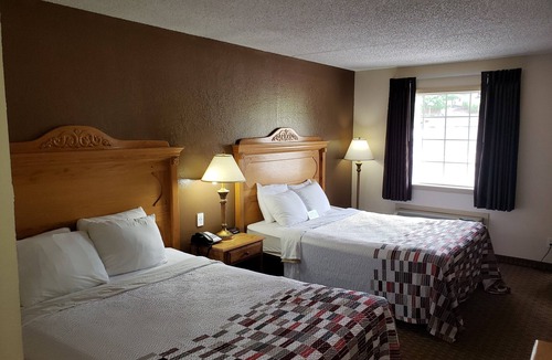 Branson Theater District Hotel | Gazebo Inn