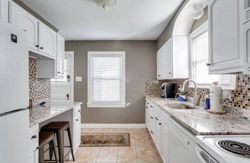 Germantown House | Germantown Gem 4BR Perfect for Groups & Family