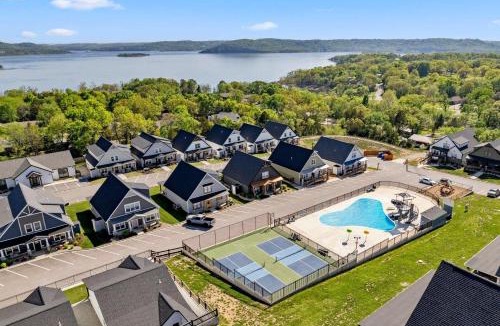 Hollister House | Give Us This Day Chalet