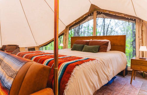 Pineville RV Rental | Glamping Outside Bentonville Only Minutes to OZ Trails