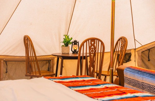 Pineville RV Rental | Glamping Outside Bentonville Only Minutes to OZ Trails